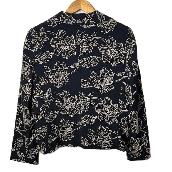 Size 12, Judith Hart Collection Floral Embroidered Blazer - Picture 2 of 8